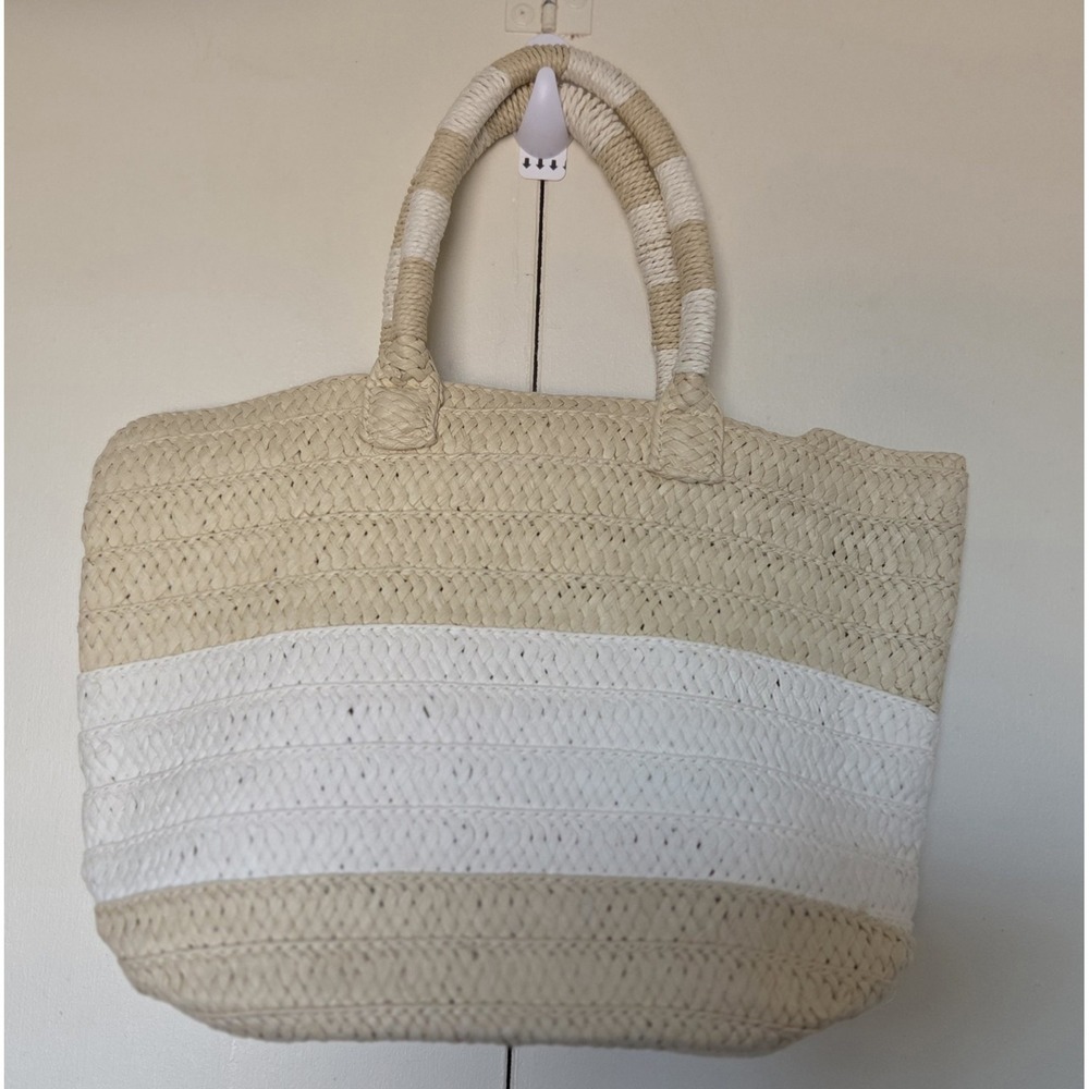 ALTRU Woven Straw Tote Bag/added Charm Tan & Beige~Excellent Pre-owned Condition - Picture 3 of 4